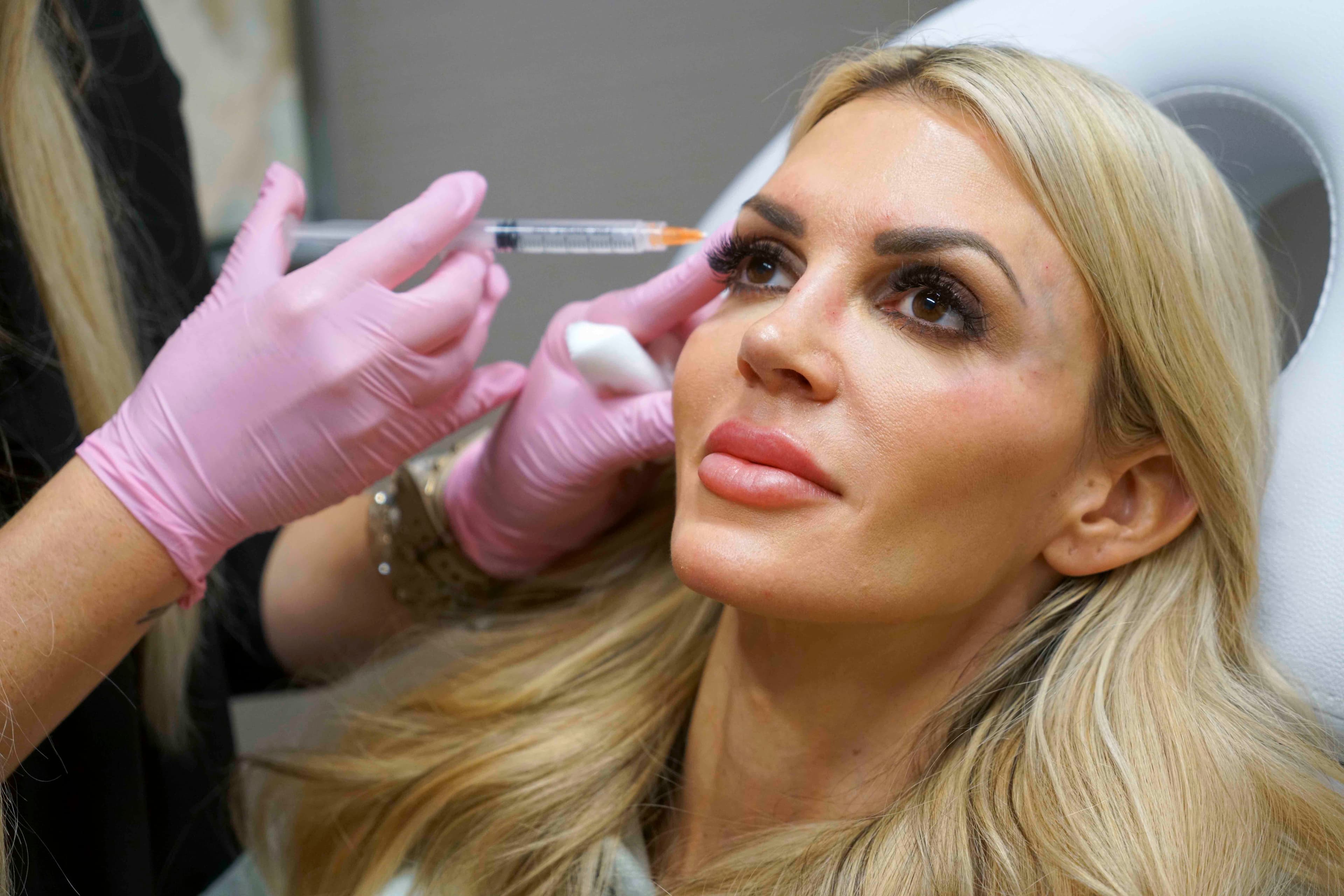ashley_3rd_sculptra_12.jpg